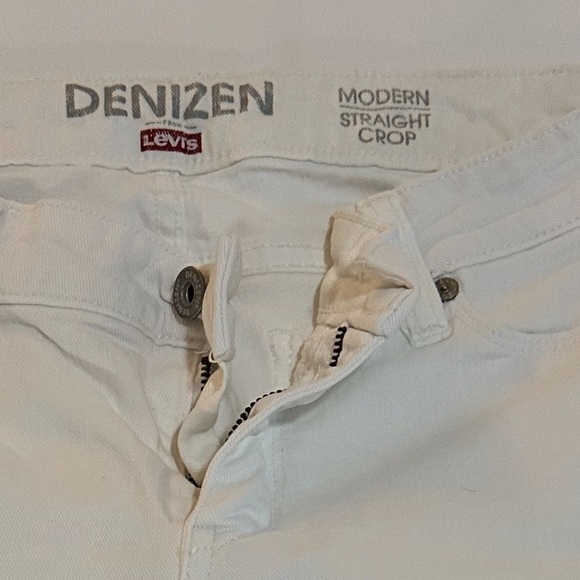 NWOT Levi's Denizen Women's Classic Modern Straight Crop Jeans in White Size 26 - Picture 3 of 12